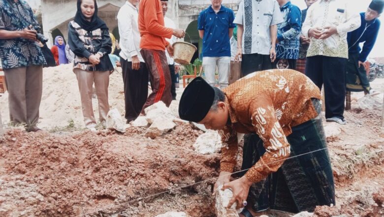 Peletakan Batu Pertama Asrama Ponpes Arroudhotul Wahida : Amelia Nanda Sari Serukan Pendidikan