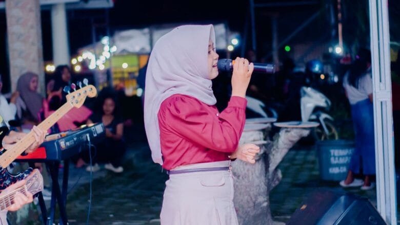 Ts Project Guncang Gebyar UMKM Desa Kertosari, Bawa Genre Ambyar ke Panggung Musik