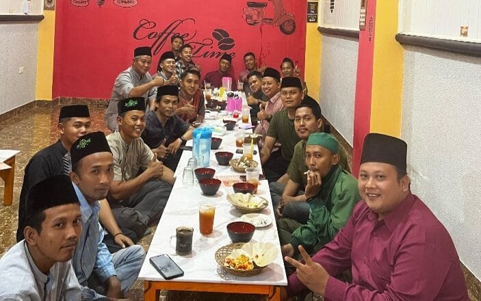 Pemuda Tanjung Sari dan Legislator Perkuat Sinergi dalam Giat Buka Bersama