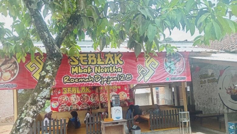 Seblak Novita Viral di Kertosari! Pedasnya Bikin Nagih, Rasanya Gak Ada Lawan!
