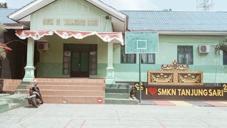 Diduga Langgar SE Gubernur, SMKN 1 Tanjung Sari Tarik Rp 819 Juta dari Orang Tua Lewat Kunjungan Industri